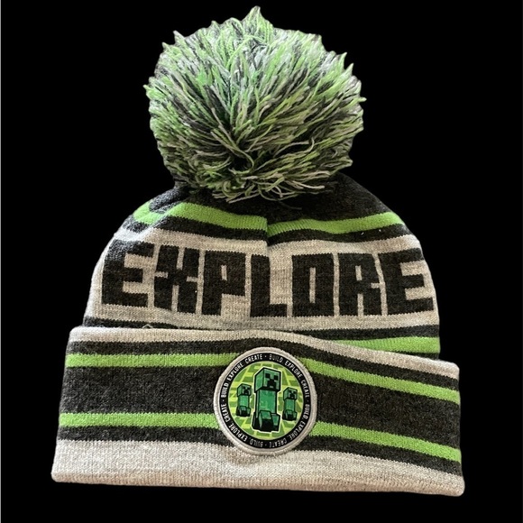Minecraft kids Youth Beanie embroidered front patch cuff and pom cap - Picture 1 of 8